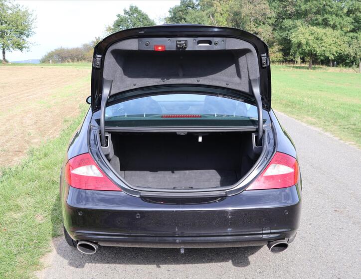 Mercedes-Benz CLS 9