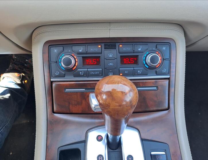 Audi A8 16