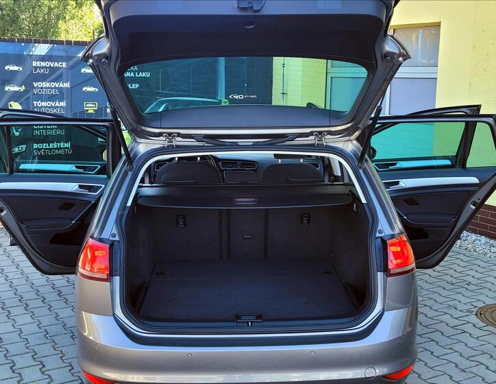 Volkswagen Golf 16