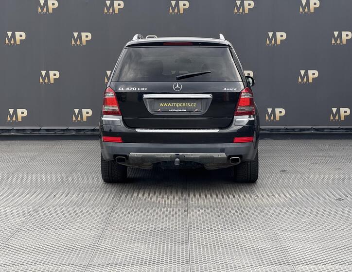 Mercedes-Benz GL 8