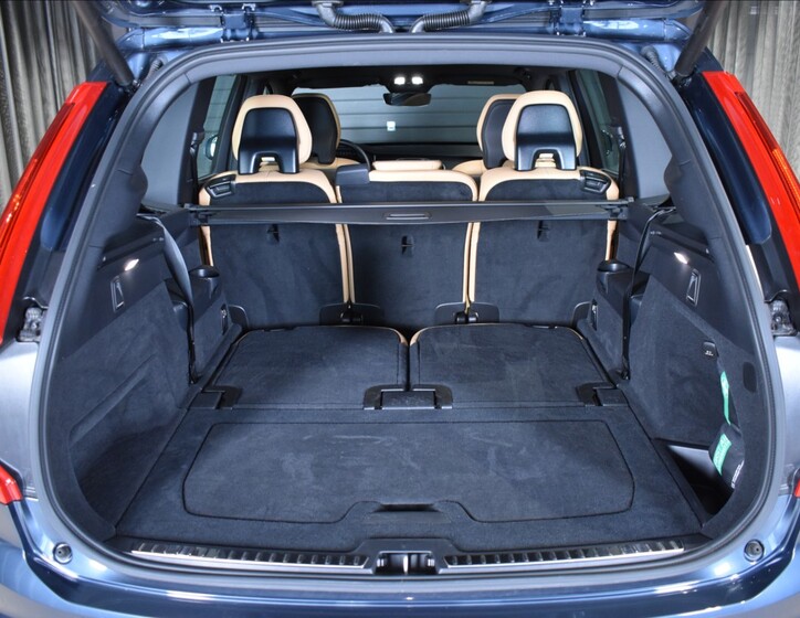Volvo XC90 11