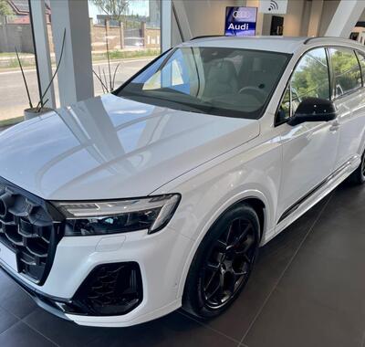 Audi Q7 1
