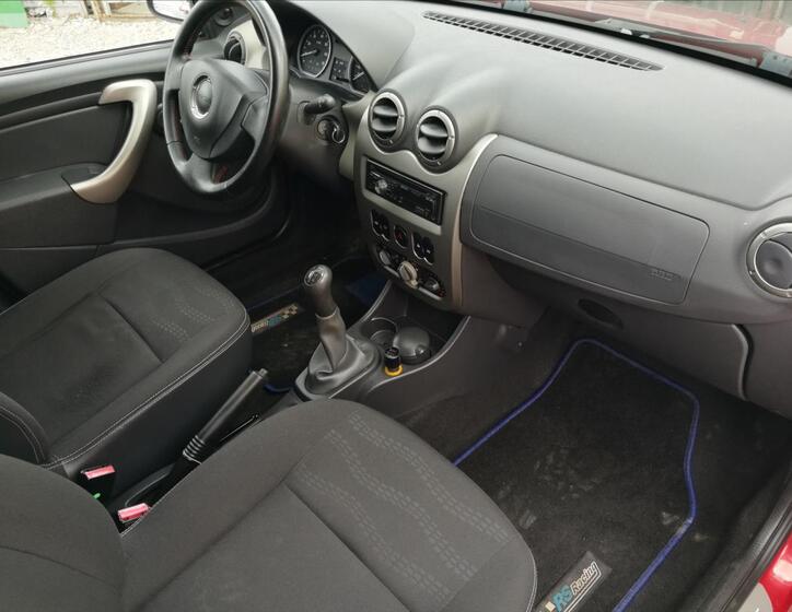 Dacia Sandero 9