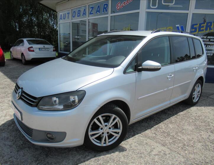Volkswagen Touran 1