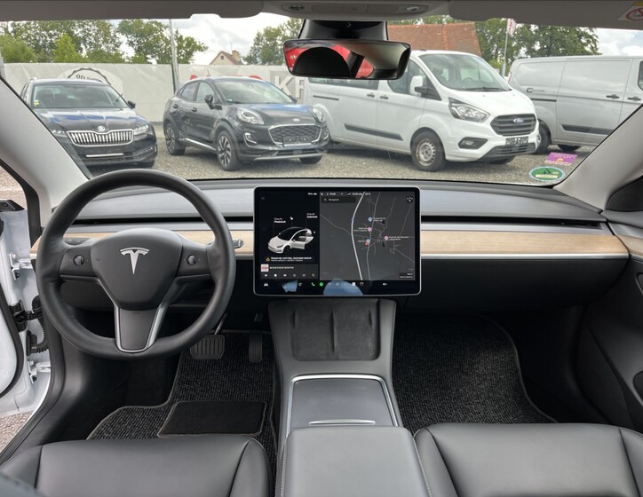 Tesla Model 3 19