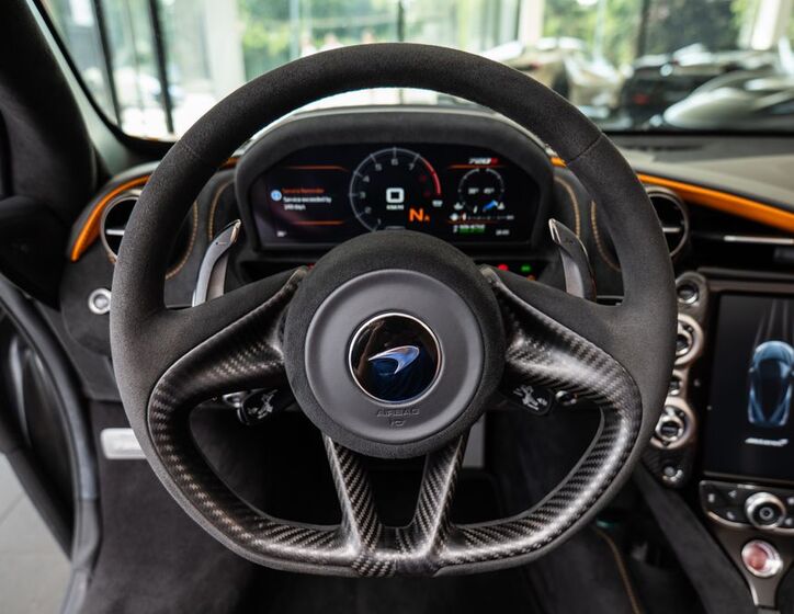 McLaren 720S 6