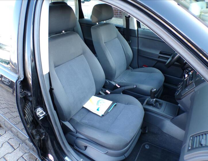 Volkswagen Polo 22