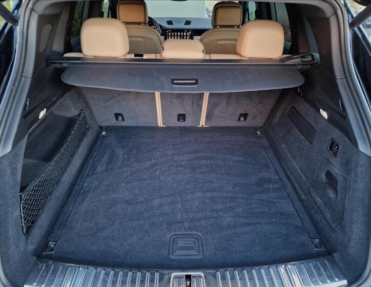 Porsche Cayenne 16