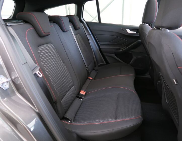 Ford Focus 27