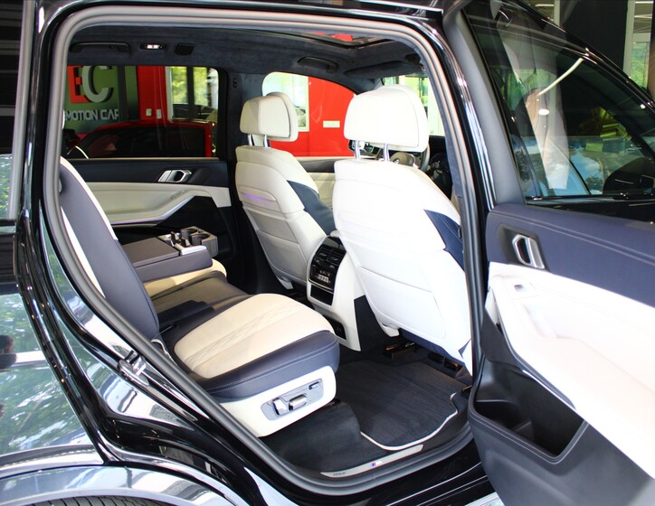 BMW X7 24