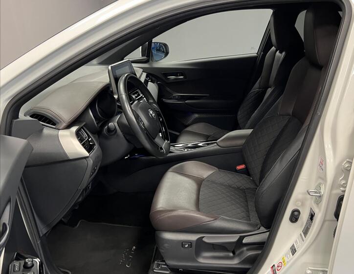 Toyota C-HR 10