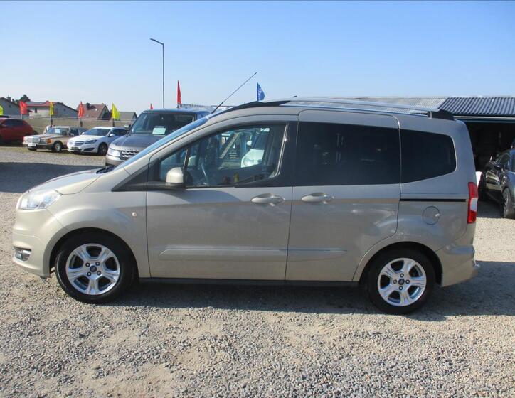 Ford Tourneo Courier 2