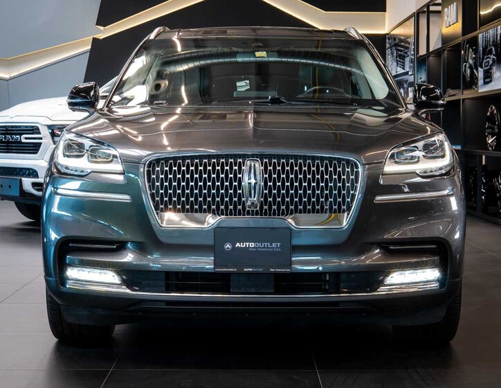 Lincoln Aviator 11
