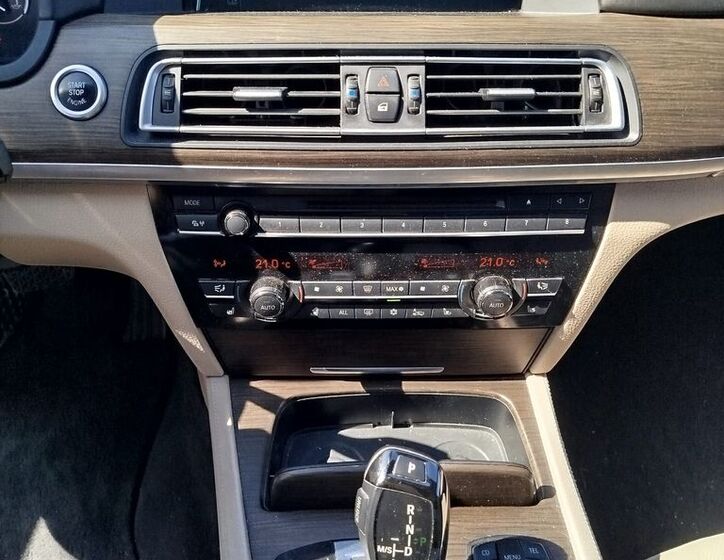 BMW Řada 7 13