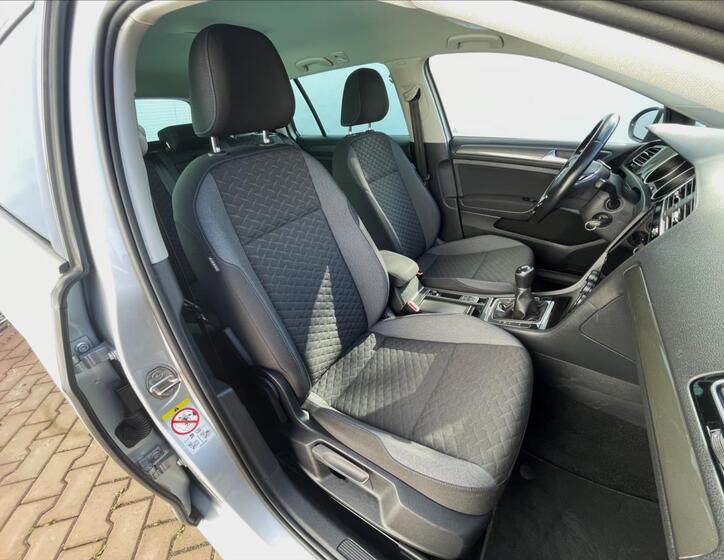 Volkswagen Golf 23