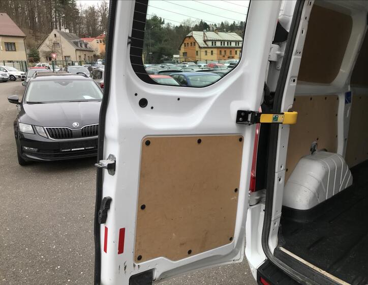 Ford Transit Custom 9