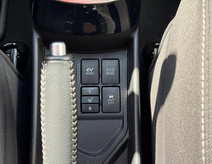Toyota Yaris 21