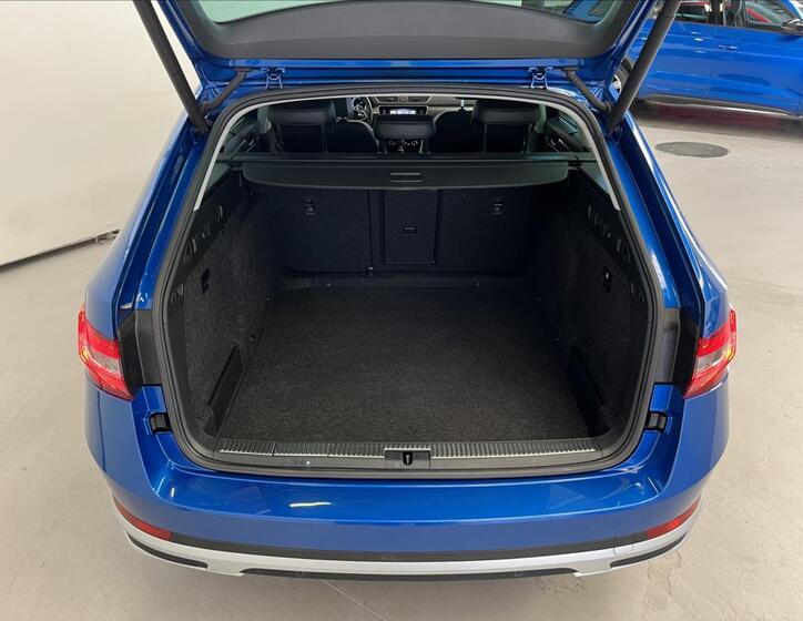 Škoda Superb 30