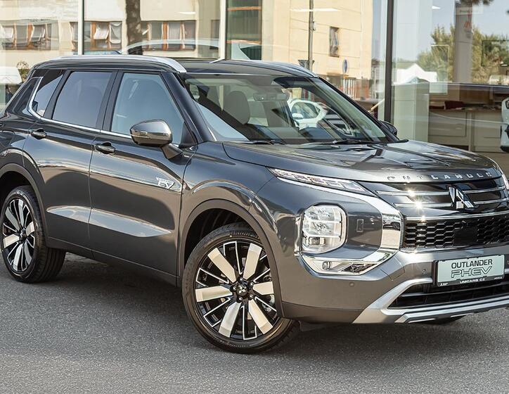Mitsubishi Outlander 3
