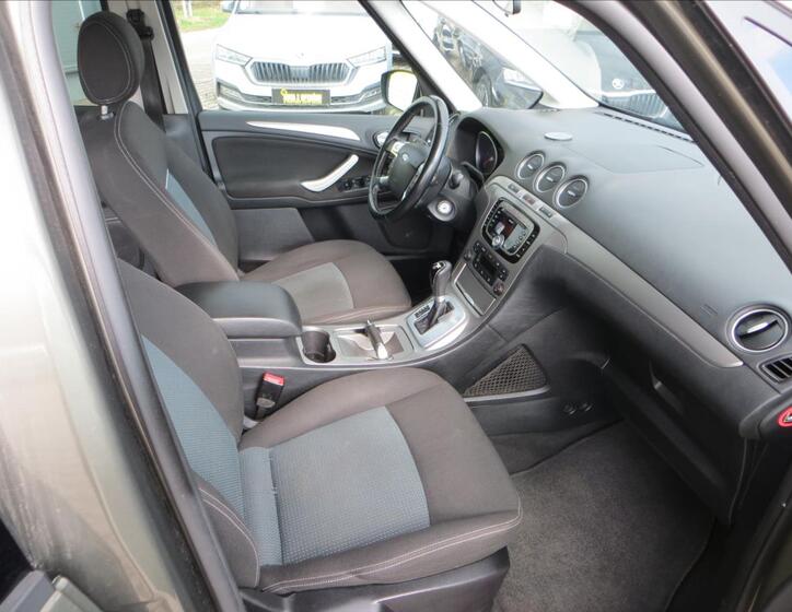 Ford Galaxy 10