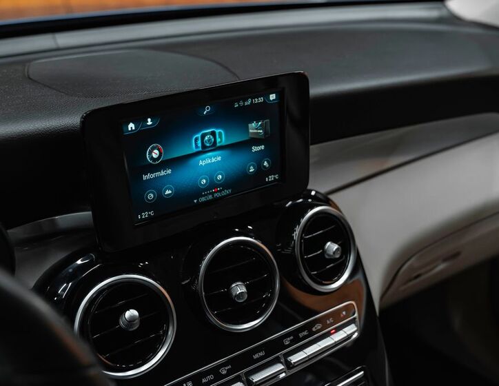 Mercedes-Benz GLC 8