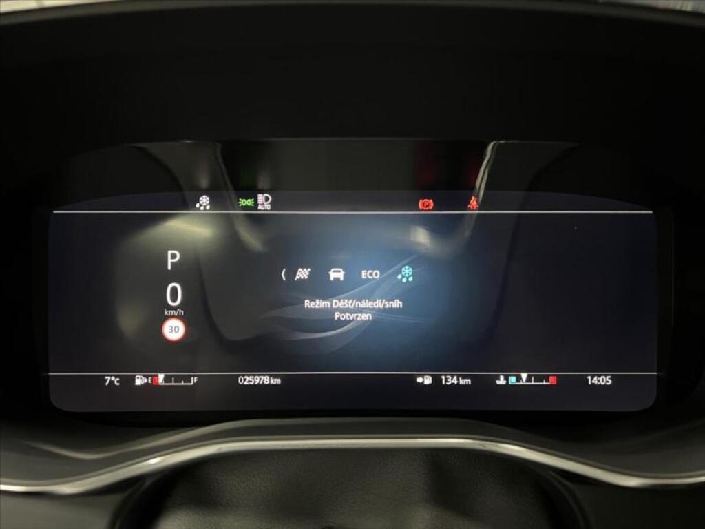 Jaguar F-Pace 22