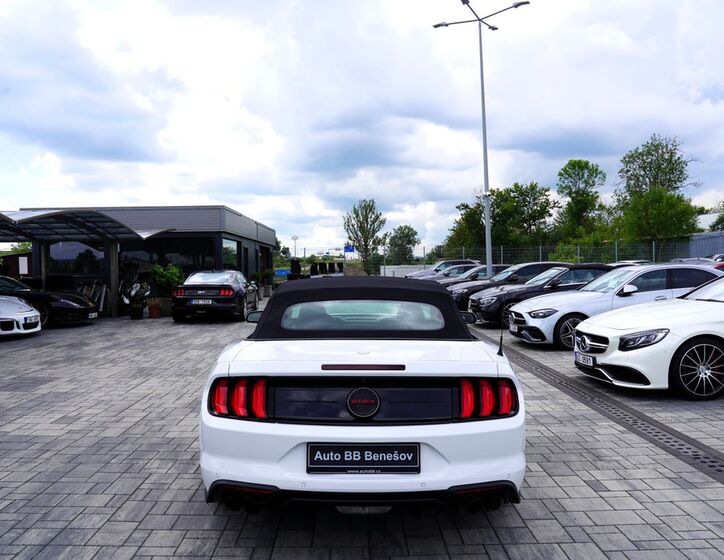 Ford Mustang 5