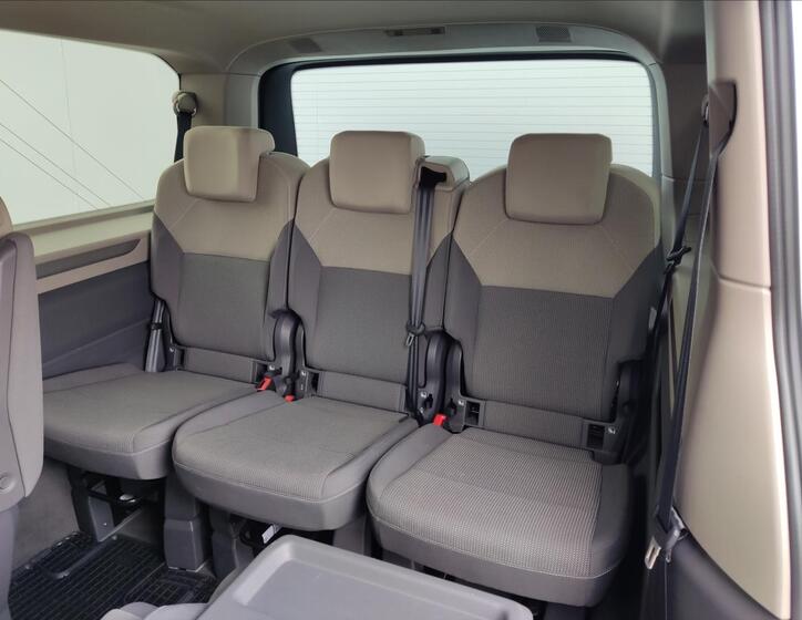 Volkswagen Multivan 22