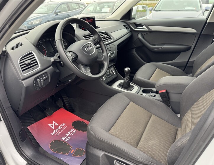 Audi Q3 10