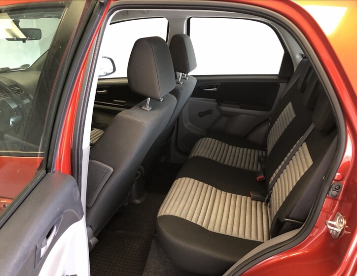Suzuki SX4 10