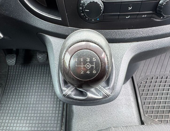 Mercedes-Benz Vito 15