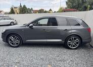 Audi Q7 4