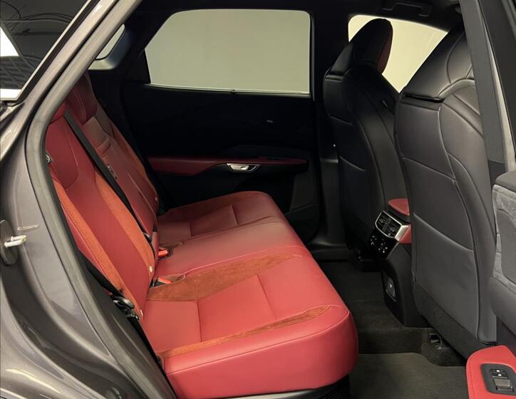 Lexus RX 500h 10