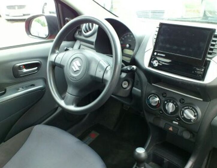 Suzuki Alto 13