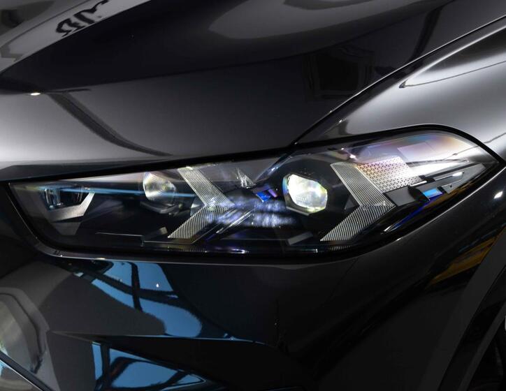 BMW X5 8