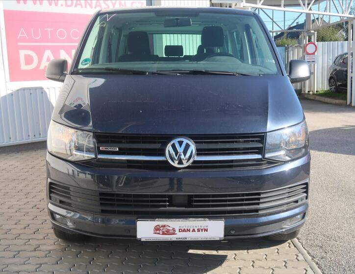 Volkswagen Multivan 2