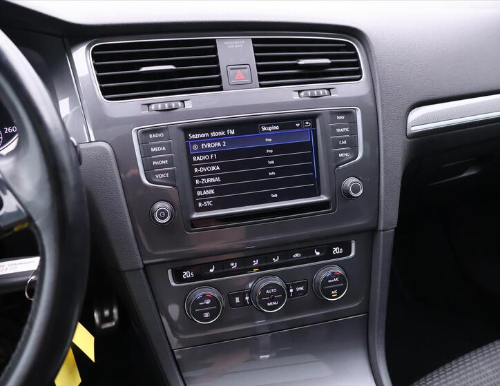 Volkswagen Golf 17