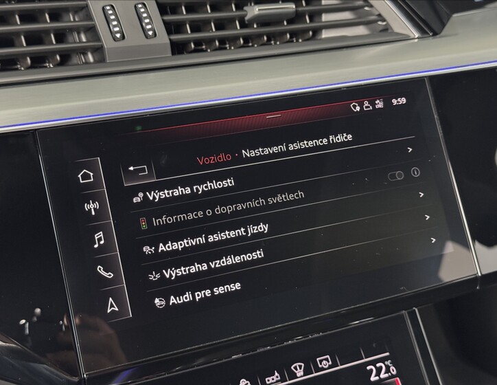 Audi e-tron 30