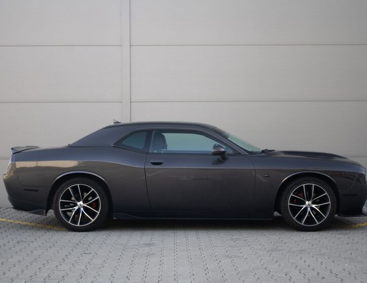 Dodge Challenger 4