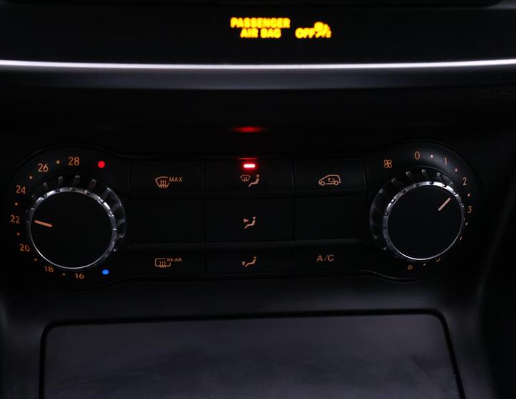 Mercedes-Benz GLA 24