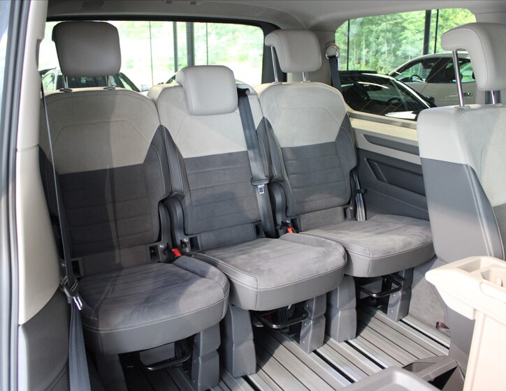 Volkswagen Multivan 28