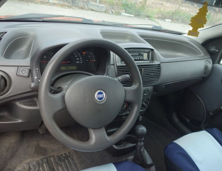 Fiat Punto 15