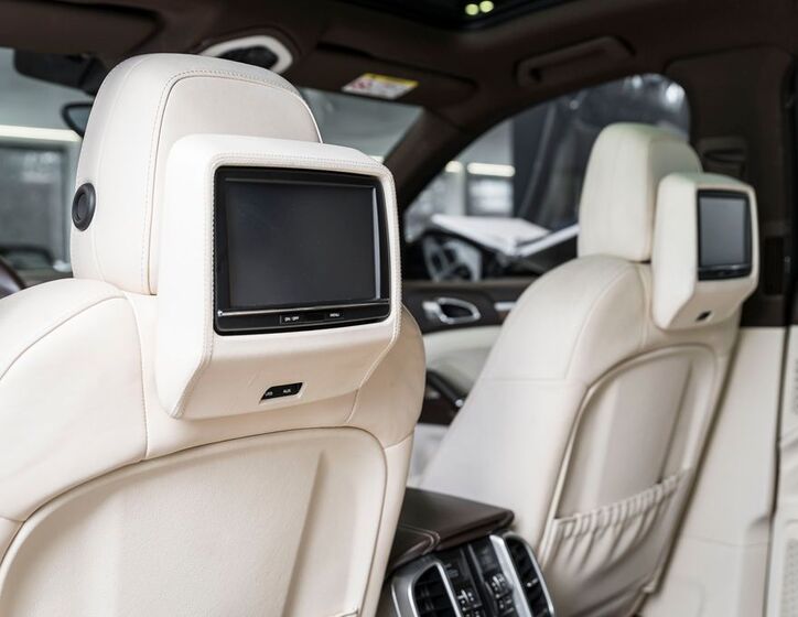 Porsche Cayenne 9