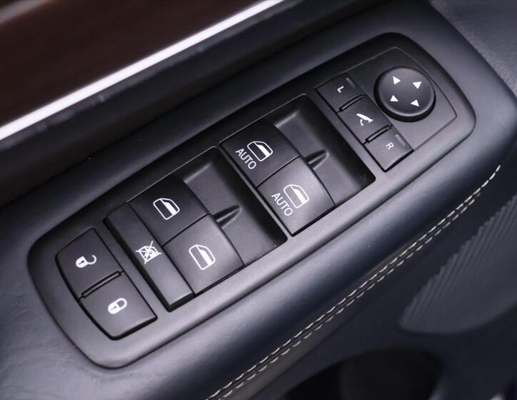 Jeep Grand Cherokee 19