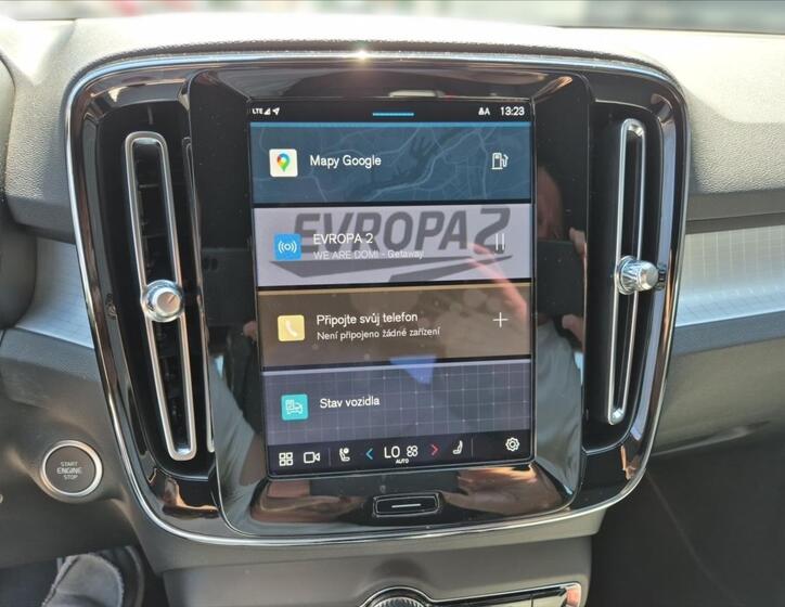 Volvo XC40 9