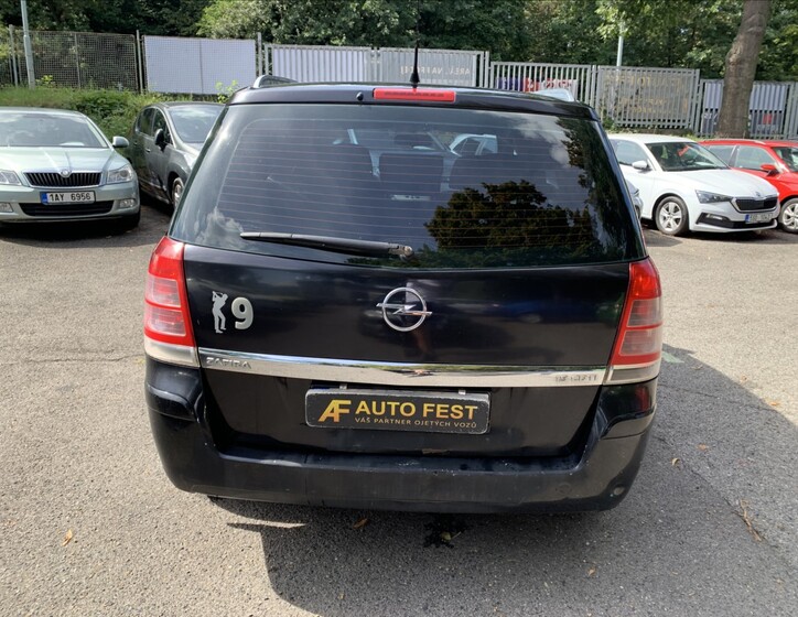 Opel Zafira 6