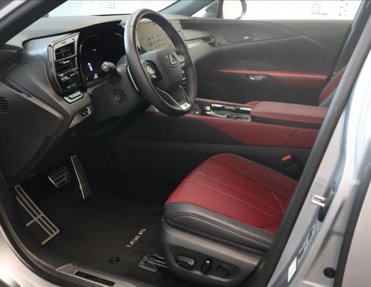 Lexus RX 500h 12