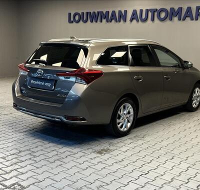 Toyota Auris 2