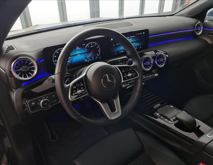 Mercedes-Benz CLA 9