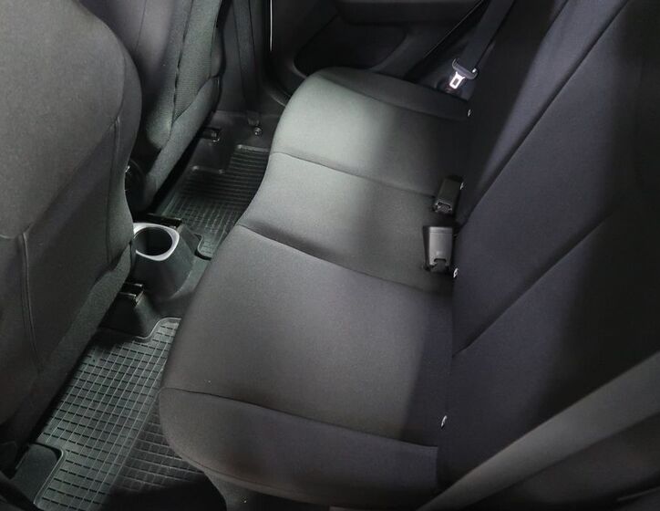 Peugeot 108 10